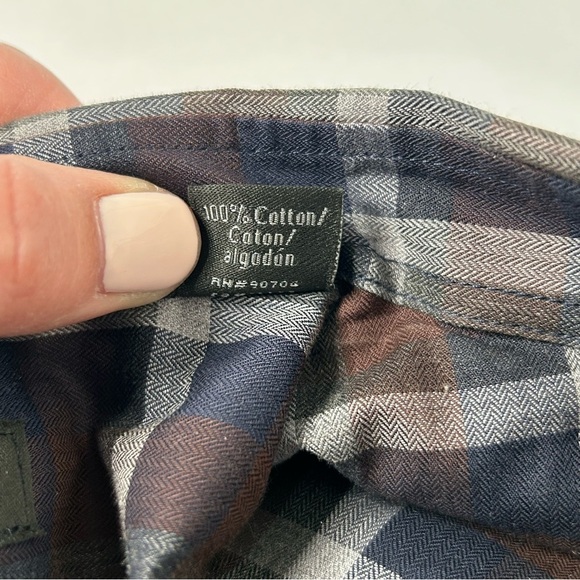 Vince Camuto Men’s Navy and Burgundy Plaid Button Down 100% Cotton Size Large - Picture 6 of 6